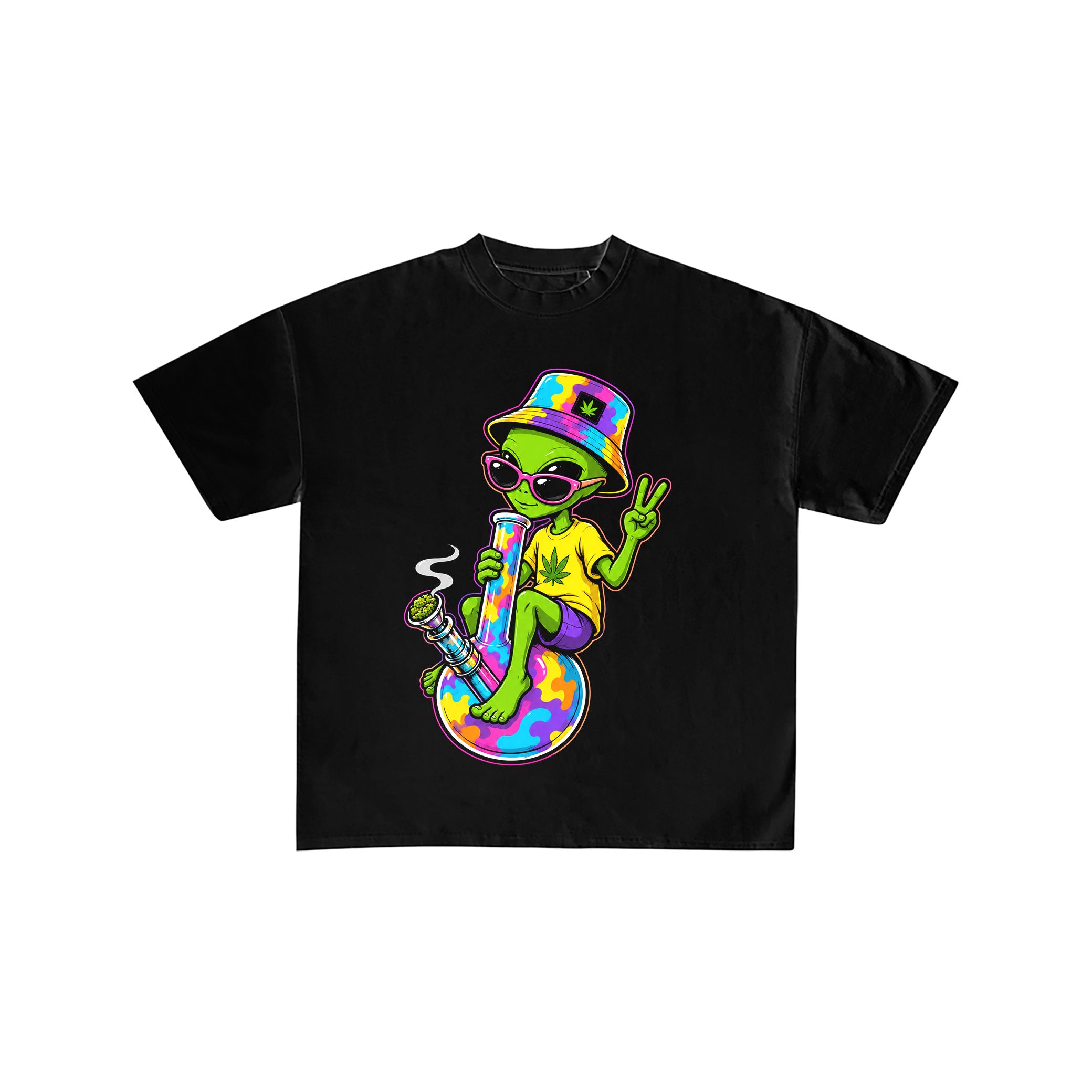Alien Bong Graphic Streetwear T-Shirt