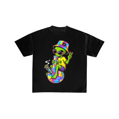 Alien Bong Graphic Streetwear T-Shirt