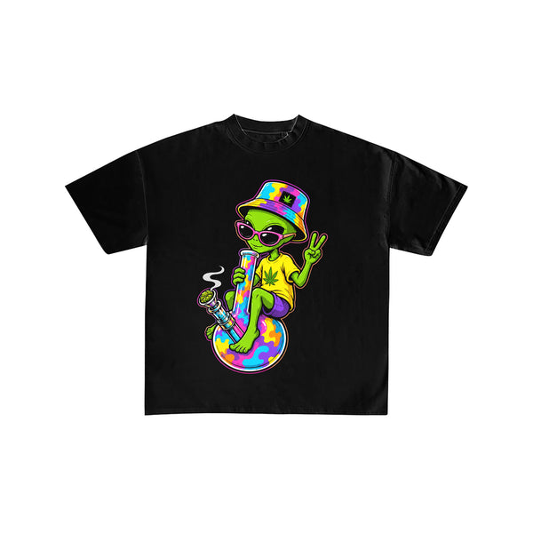 Alien Bong Graphic Streetwear T-Shirt